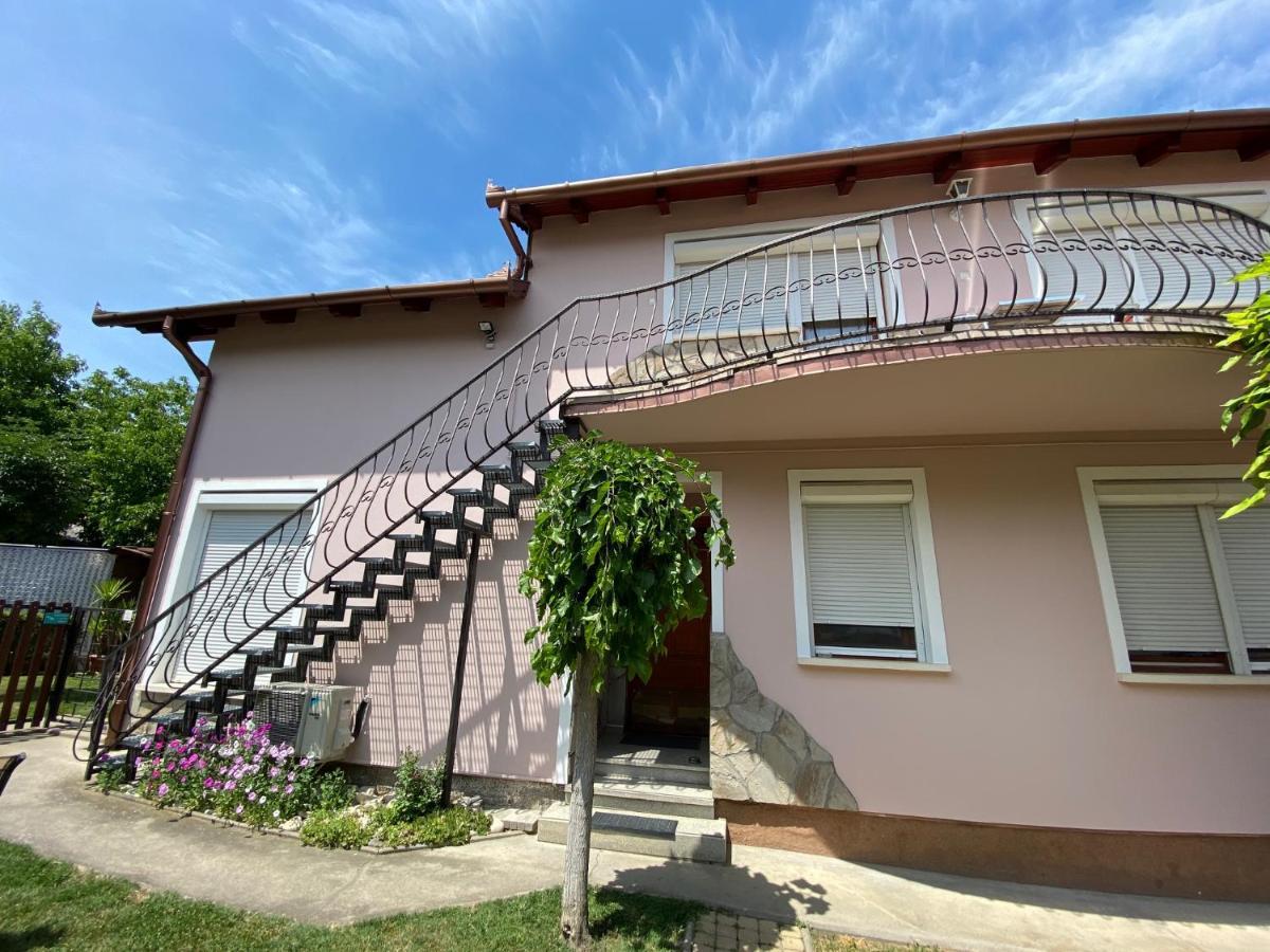 Do-Ti Apartmanhaz Balatonlelle Luaran gambar