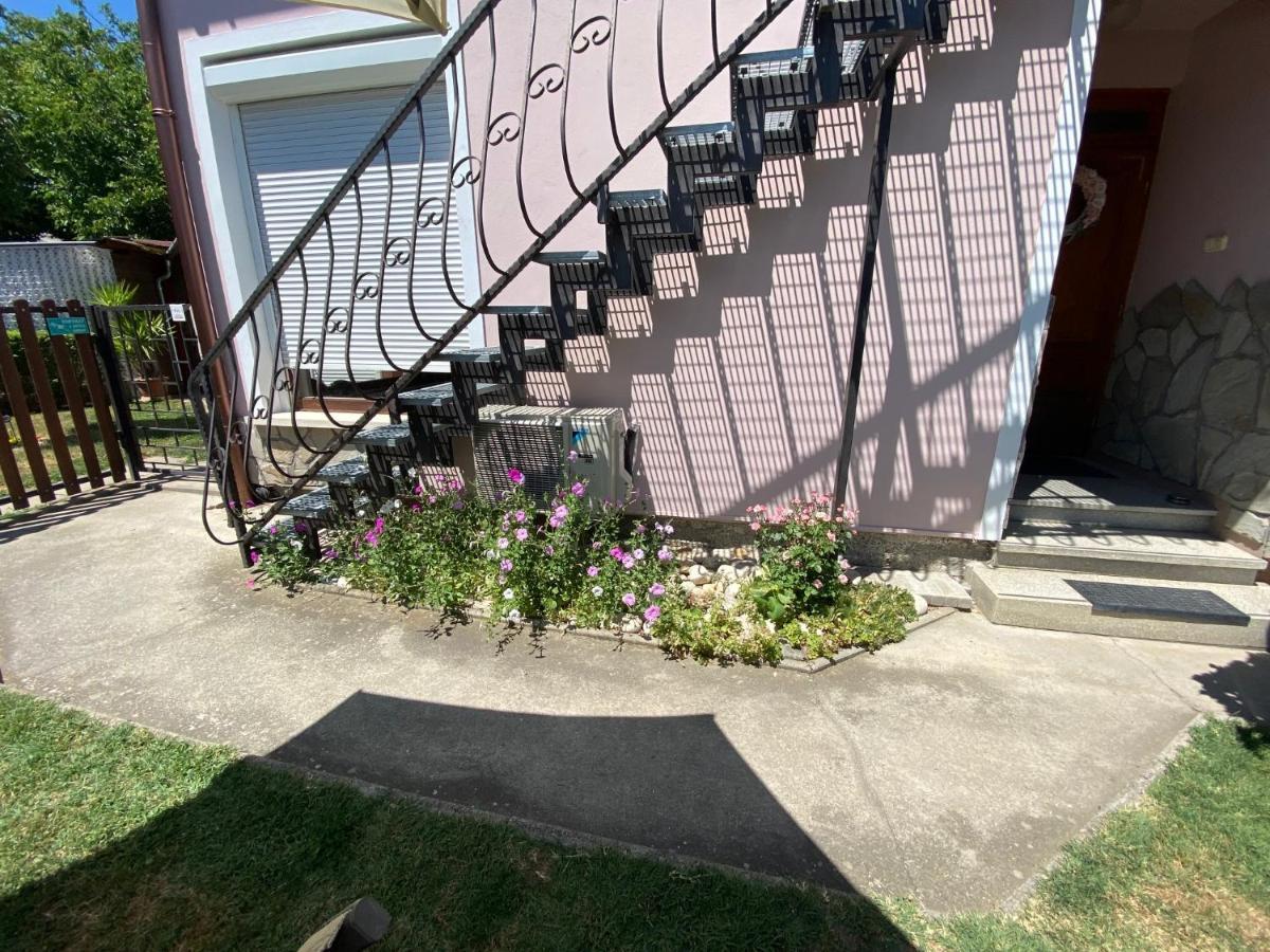 Do-Ti Apartmanhaz Balatonlelle Luaran gambar