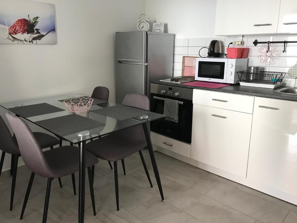 Do-Ti Apartmanhaz Balatonlelle Luaran gambar