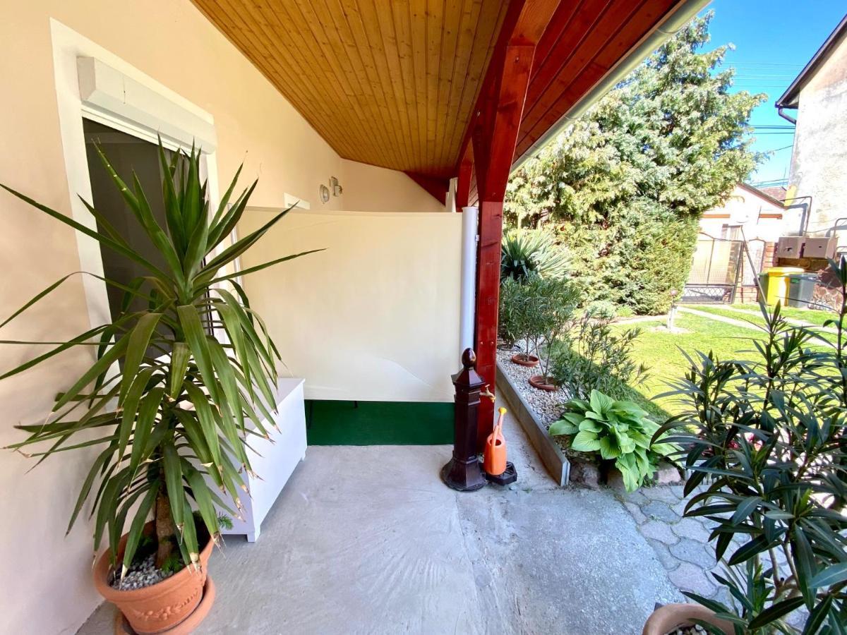 Do-Ti Apartmanhaz Balatonlelle Luaran gambar