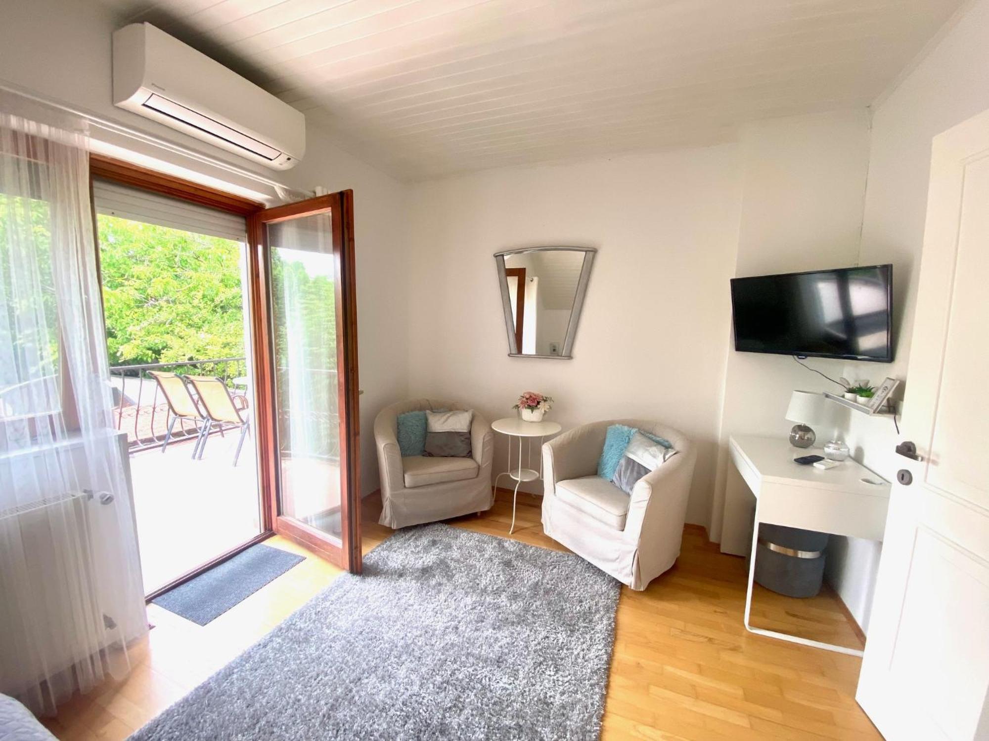 Do-Ti Apartmanhaz Balatonlelle Luaran gambar