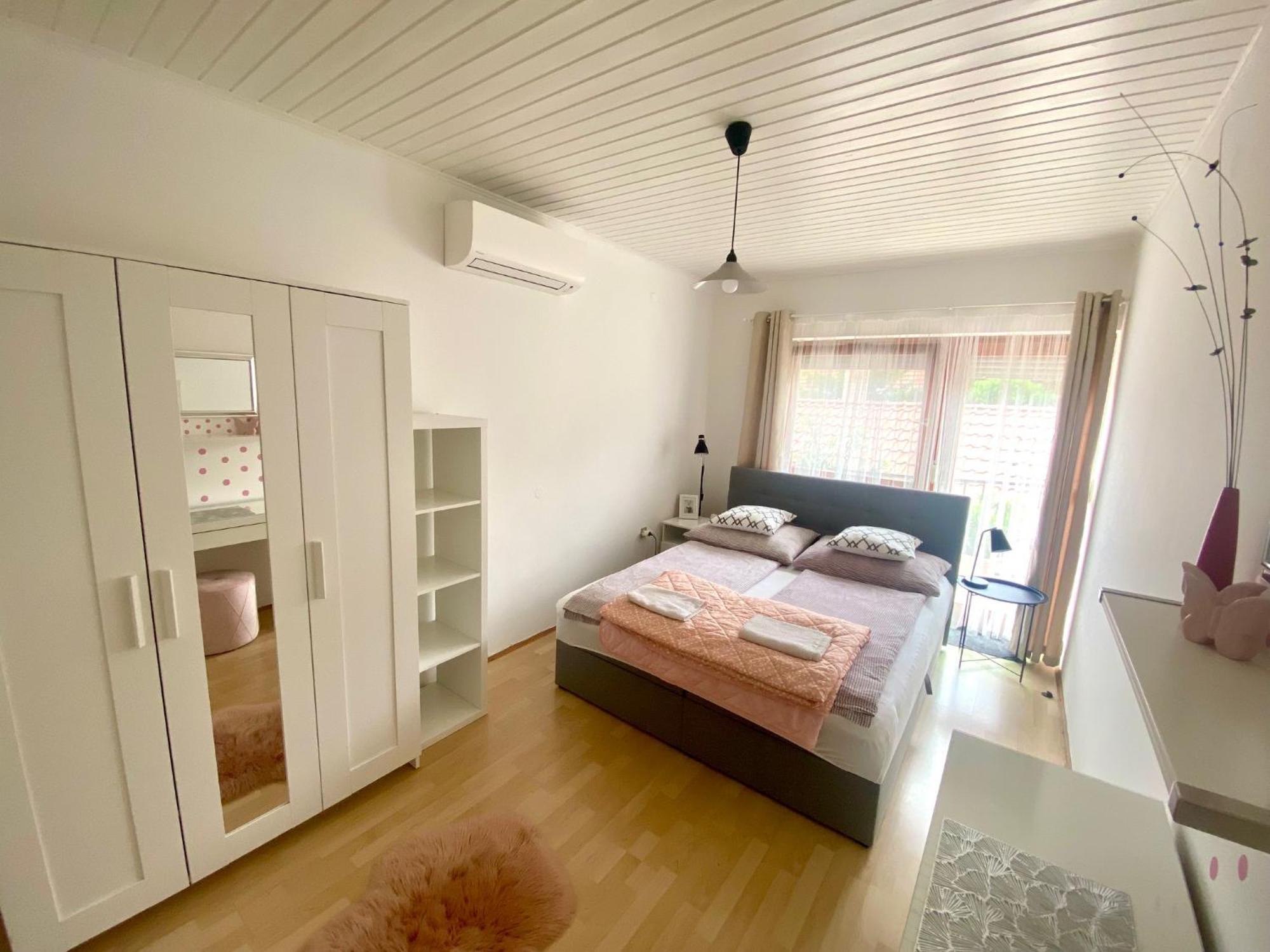 Do-Ti Apartmanhaz Balatonlelle Luaran gambar